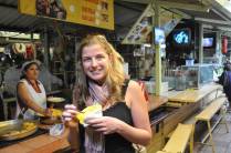 Lanche rápido no Mercado de Comidas de Otavalo, no Equador
